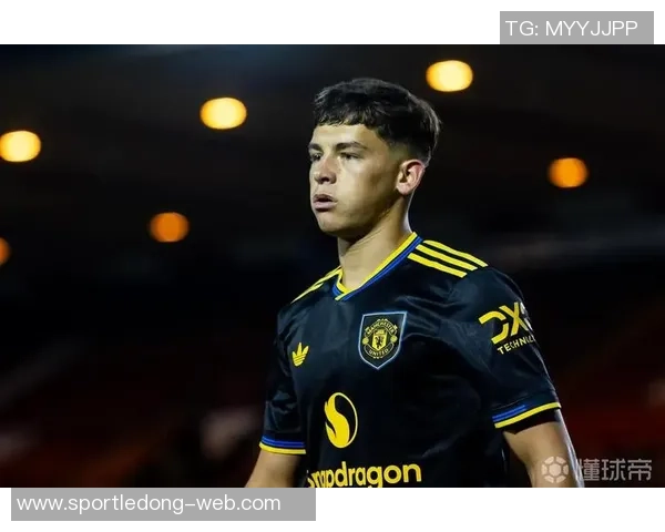 曼联小将谢伊莱西受邀英格兰队训练课展现潜力与成长